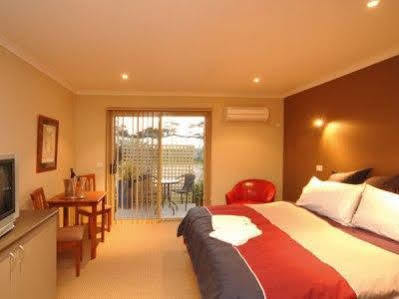 Motel Strahan Ngoại thất bức ảnh